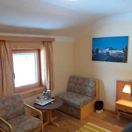 בית הארחה Hirlatz 3*