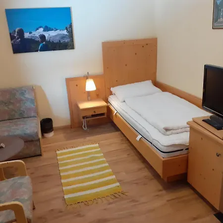 Gasthof Hirlatz Guest house