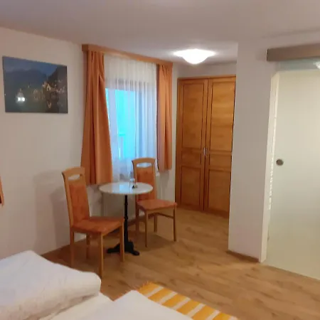 Hirlatz בית הארחה 3*