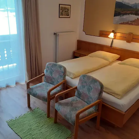 Gasthof Hirlatz Guest house